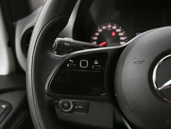 Mercedes-Benz Sprinter 315 CDI Pritsche Standard Navi AHK LED