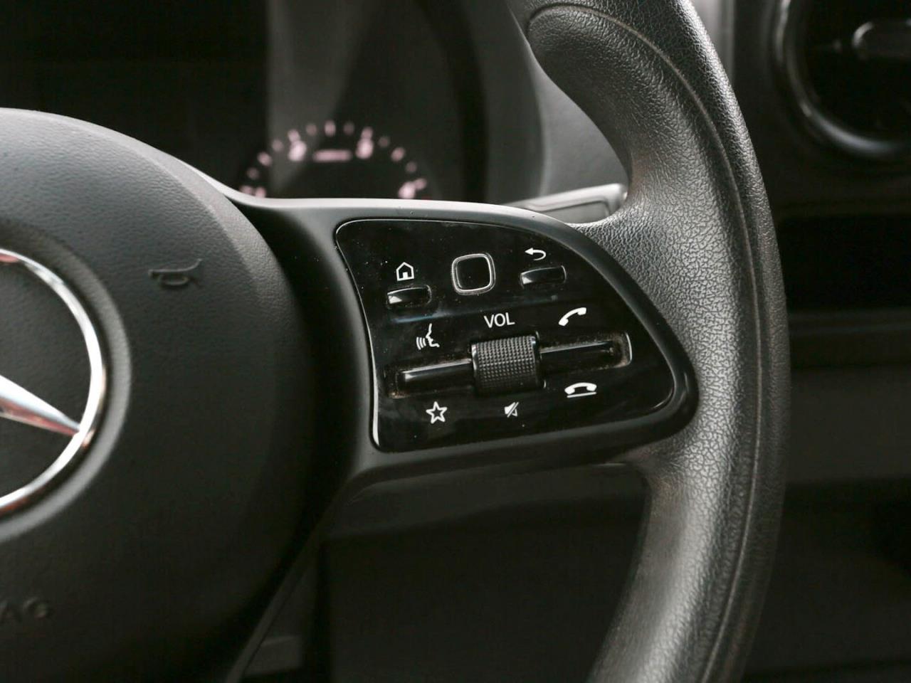 Mercedes-Benz Sprinter 315 CDI Pritsche Standard Navi AHK LED