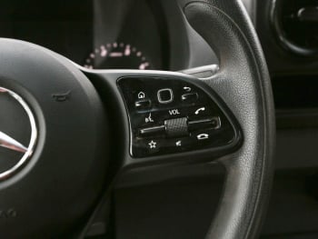 Mercedes-Benz Sprinter 315 CDI Pritsche Standard Navi AHK LED