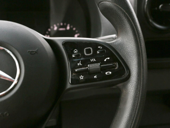 Mercedes-Benz Sprinter 315 CDI Pritsche Standard Navi AHK LED