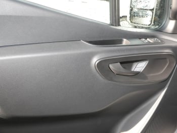 Mercedes-Benz Sprinter 317 CDI MBUX Kamera AHK TotwinkelAssist