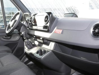 Mercedes-Benz Sprinter 317 CDI MBUX Kamera AHK TotwinkelAssist