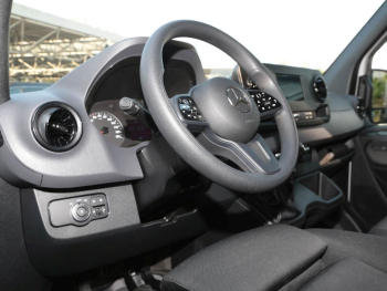 Mercedes-Benz Sprinter 317 CDI Kasten Hochdach MBUX Navi 360°