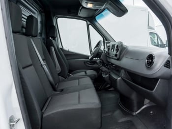 Mercedes-Benz Sprinter 317 CDI Kasten Hochdach MBUX Kamera AHK