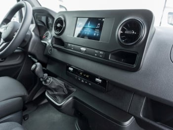 Mercedes-Benz Sprinter 317 CDI Kasten Hochdach MBUX Kamera AHK