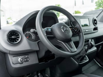 Mercedes-Benz Sprinter 317 CDI Kasten Hochdach MBUX Kamera AHK