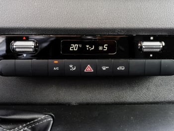 Mercedes-Benz Sprinter 317 CDI Kasten Hochdach lang MBUX Klima