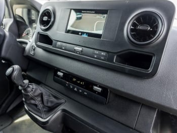 Mercedes-Benz Sprinter 317 CDI Kasten Hochdach lang MBUX Klima