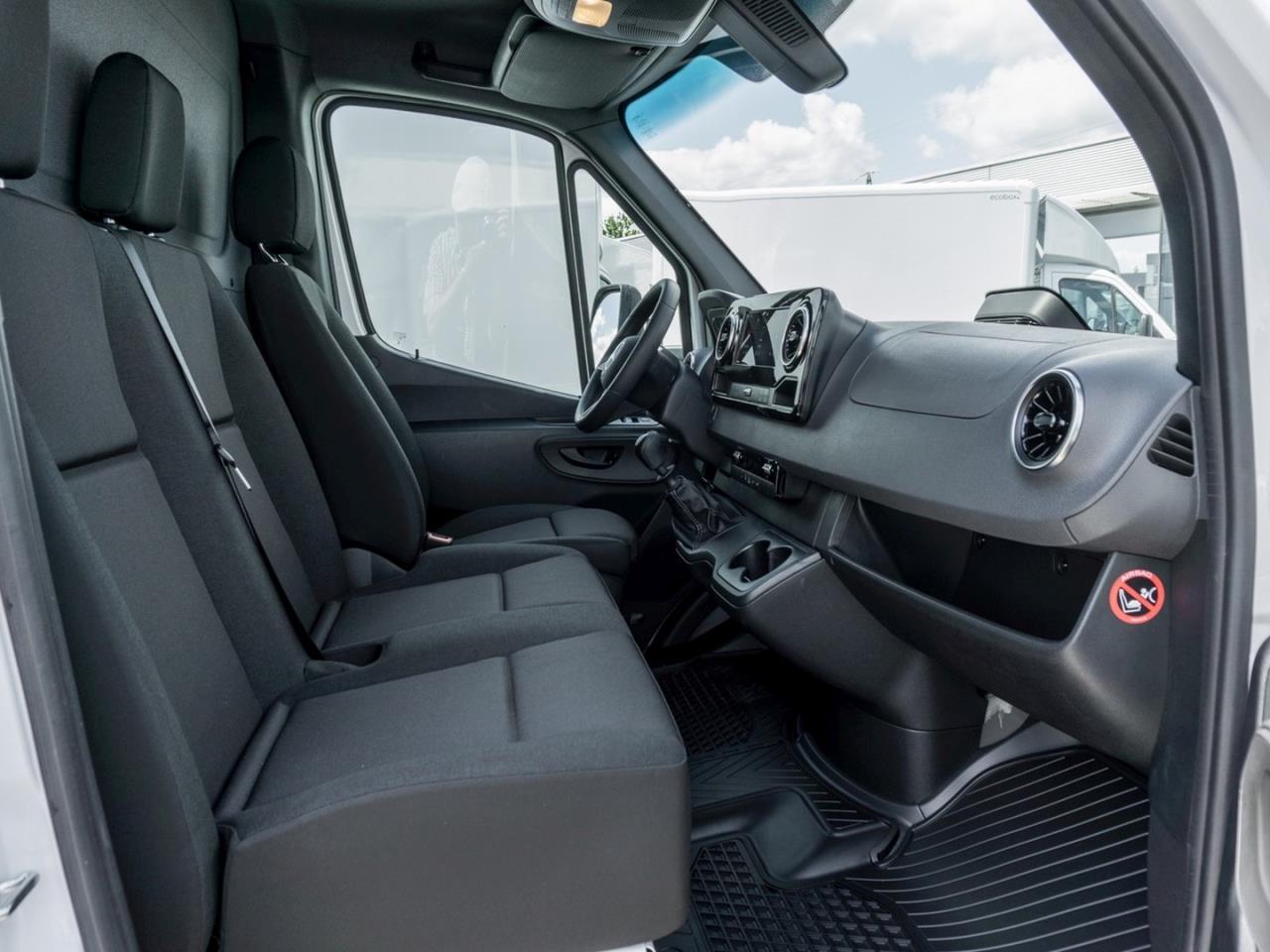 Mercedes-Benz Sprinter 317 CDI Koffer Navi SpurA Totwinkel SHZ