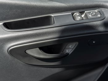 Mercedes-Benz Sprinter 317 CDI Koffer MBUX Navi Totwinkel Klima