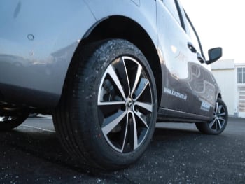 Mercedes-Benz T 180 d MBUX Navi+ AHK Kamera Spiegel-Paket