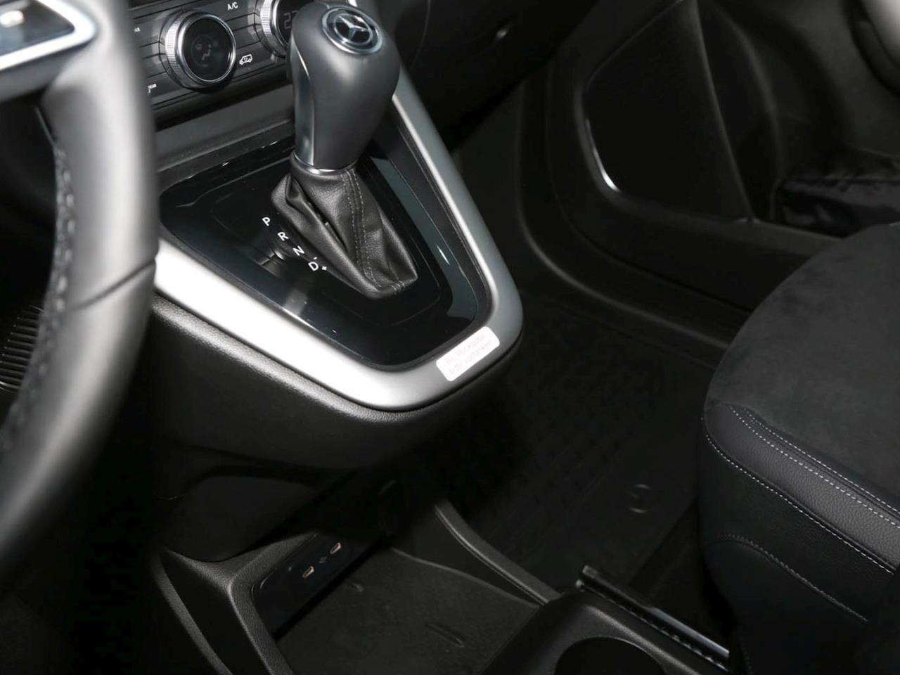 Mercedes-Benz T 180 d MBUX Navi Park-Assist Kamera Spiegel-P