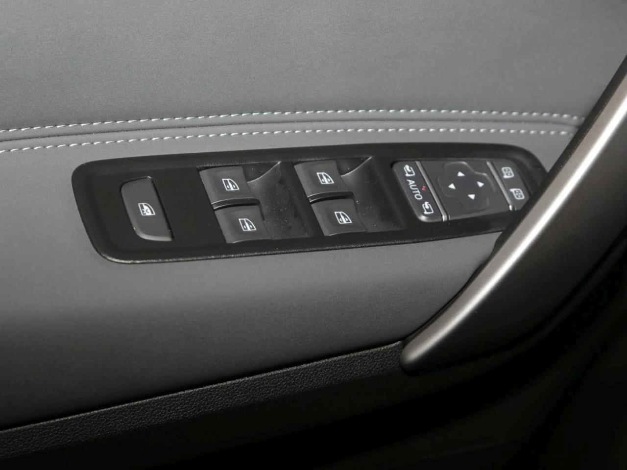 Mercedes-Benz T 180 d MBUX Navi Park-Assist Kamera Spiegel-P