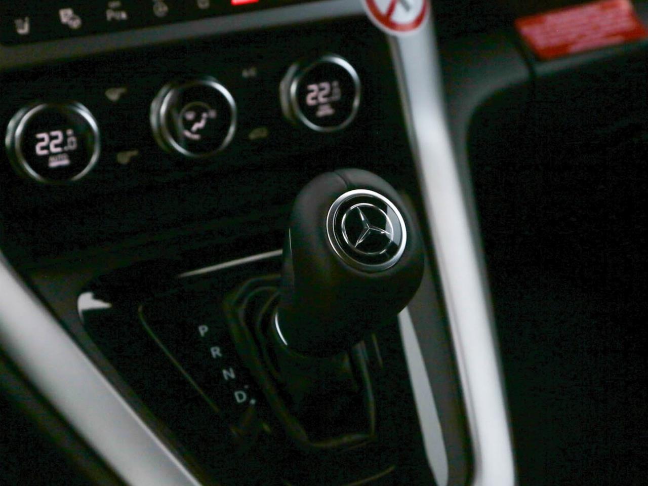 Mercedes-Benz T 180 d MBUX Navi Park-Assist Kamera Spiegel-P