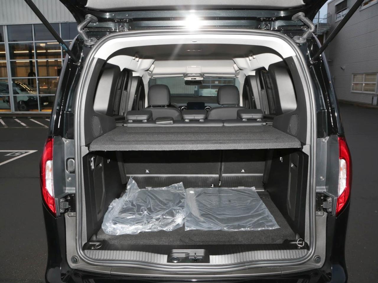 Mercedes-Benz T 180 d MBUX Navi Park-Assist Kamera Spiegel-P