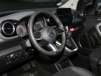 Mercedes-Benz T 180 d MBUX Navi Park-Assist Kamera Spiegel-P
