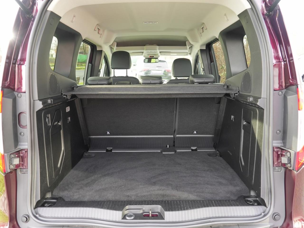 Mercedes-Benz T 180 PROGRESSIVE Standard MBUX Navi ParkP AHK