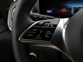 Mercedes-Benz V 220 d 4MATIC STYLE Lang AMG Distronic 360° AHK