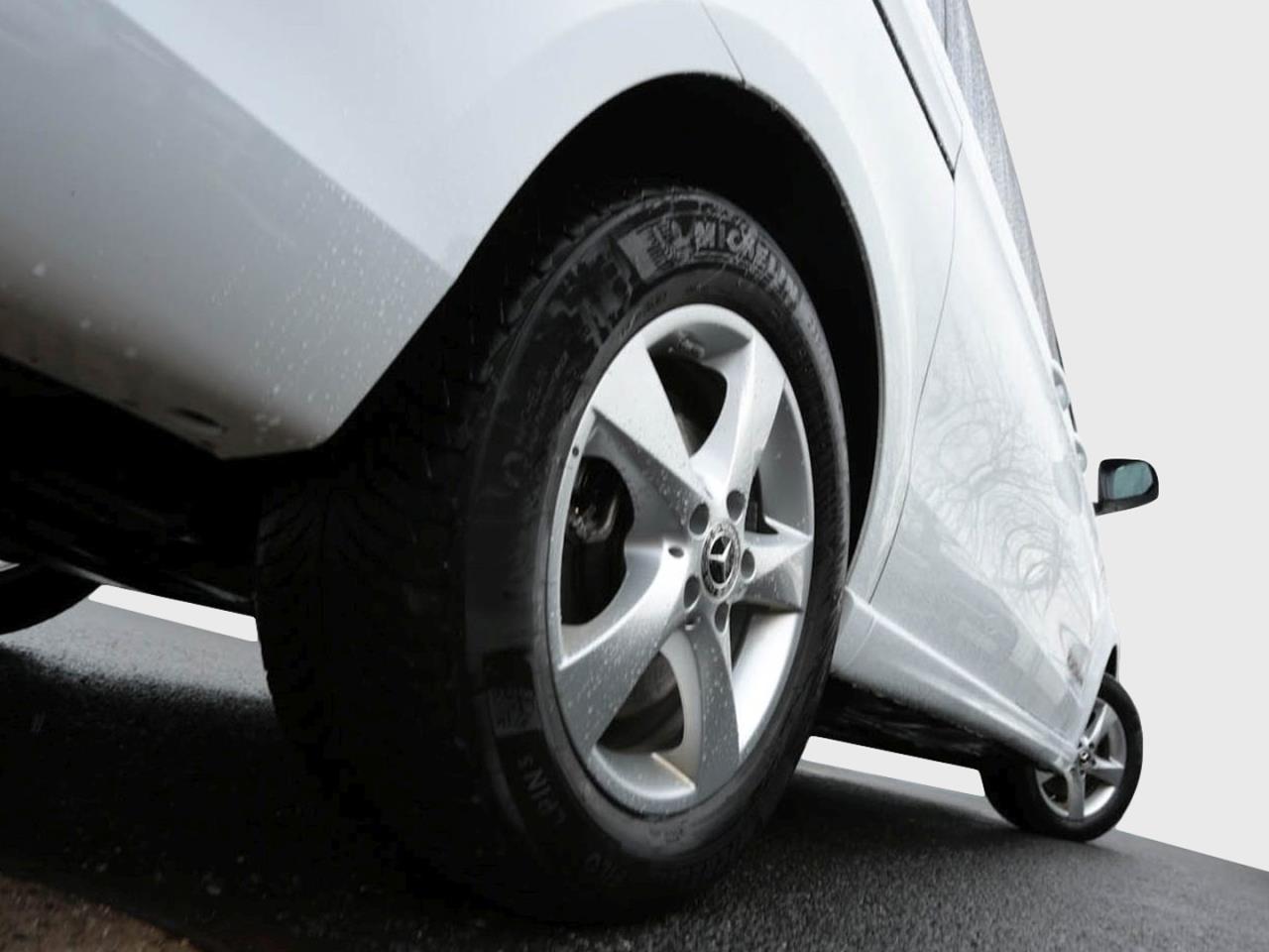 Mercedes-Benz V 220 d 4MATIC STYLE Lang AMG Distronic 360° AHK