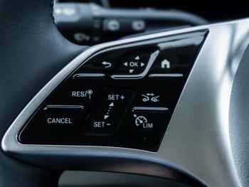 Mercedes-Benz V 220 d STYLE Lang Navi Distronic Totwinkel AHK