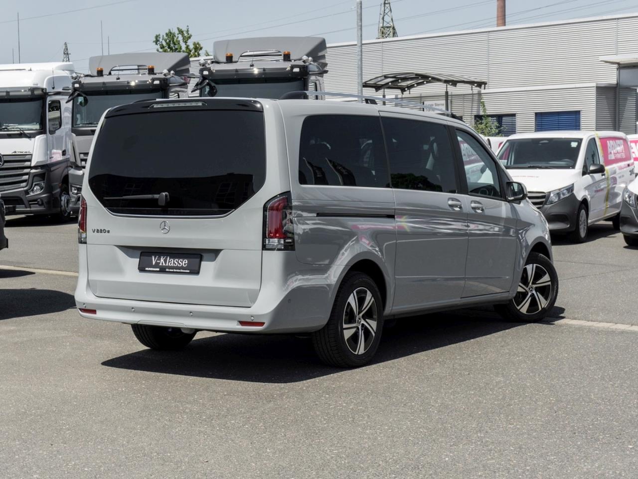 Mercedes-Benz V 220 d STYLE Lang Navi Distronic Totwinkel AHK