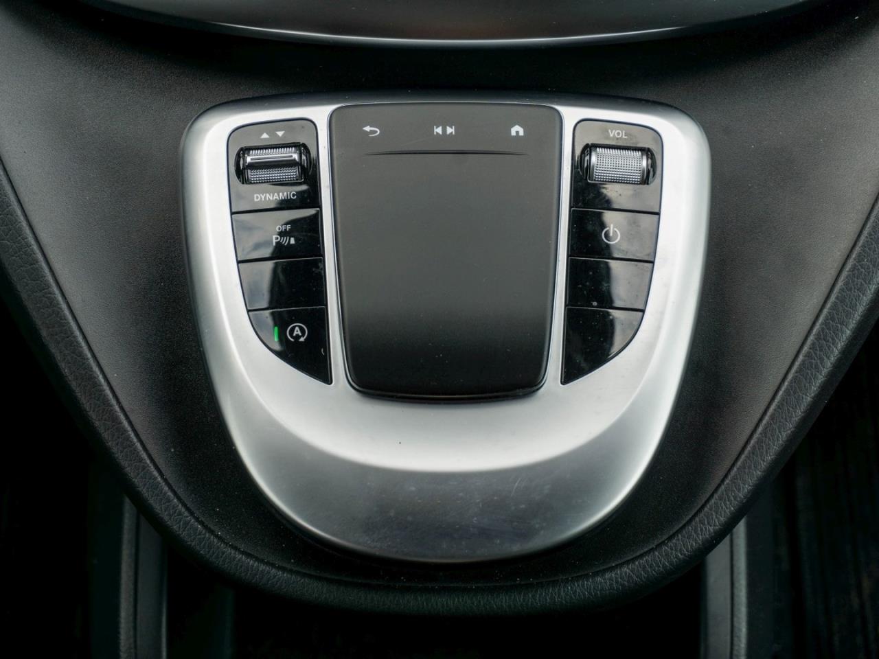 Mercedes-Benz V 250 d AVANTGARDE Lang MBUX Navi AHK Kamera Mercedes-Benz V 250 d AVANTGARDE Lang MBUX Navi AHK Kamera