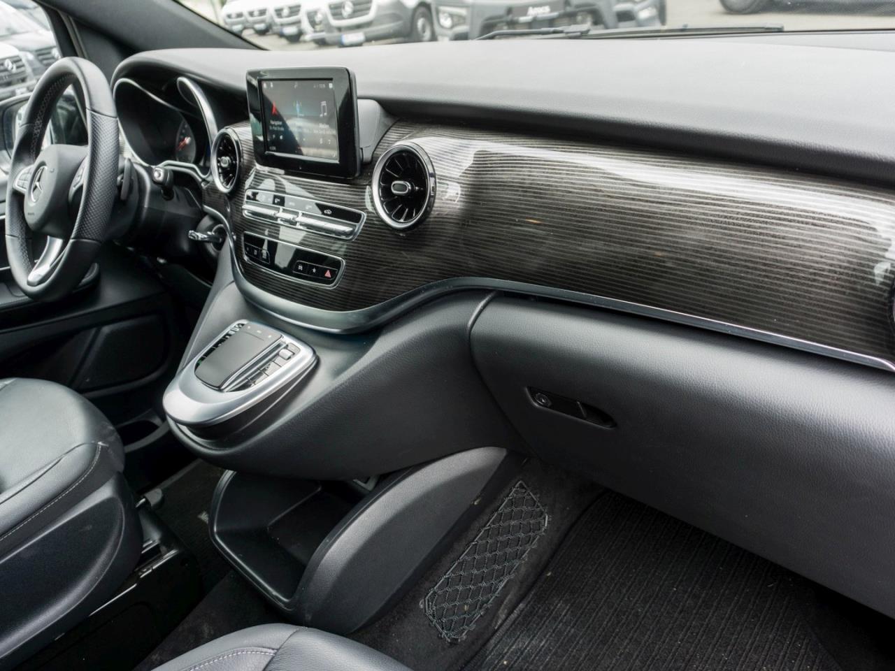 Mercedes-Benz V 250 d AVANTGARDE Lang MBUX Navi AHK Kamera Mercedes-Benz V 250 d AVANTGARDE Lang MBUX Navi AHK Kamera