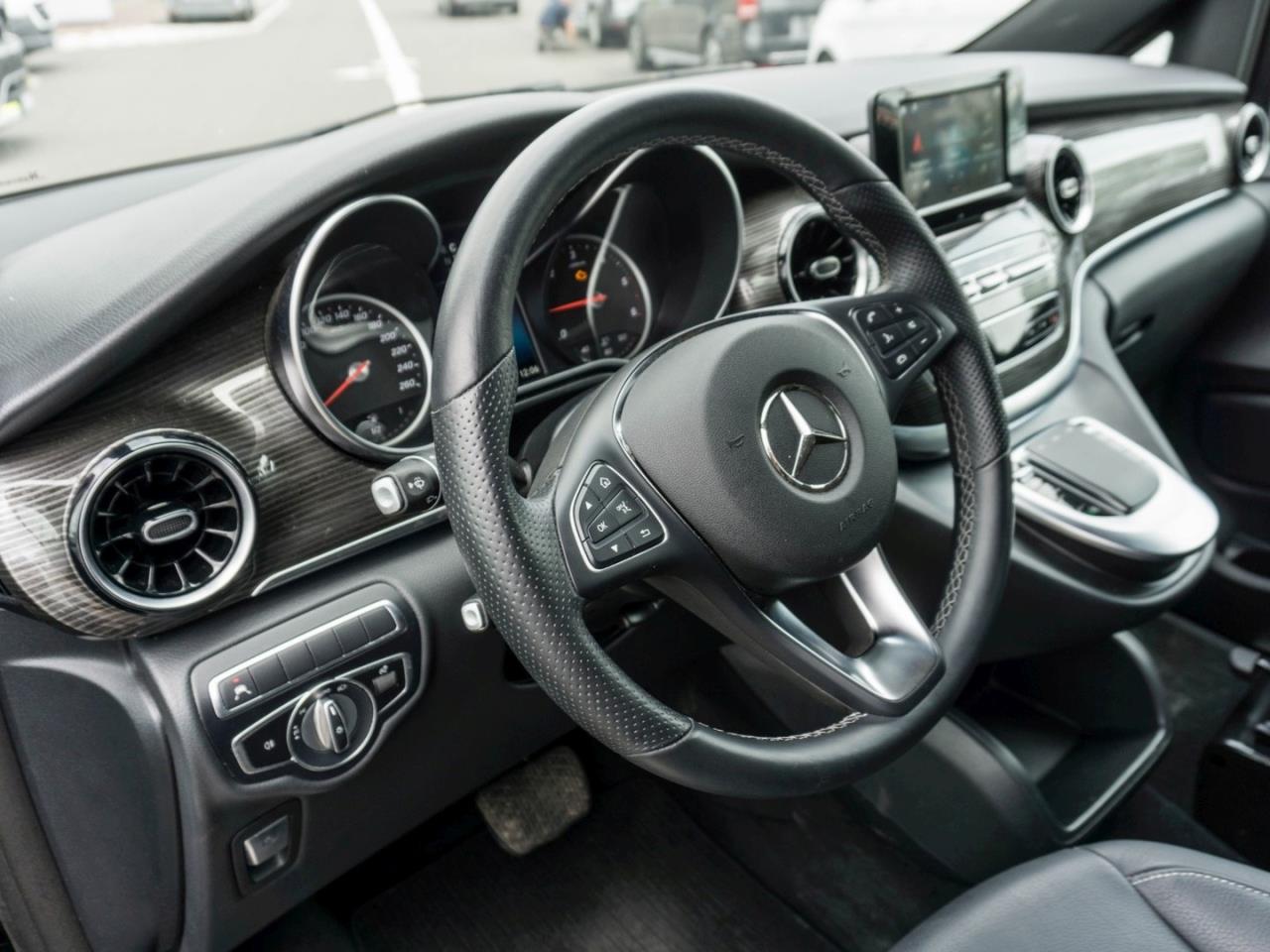 Mercedes-Benz V 250 d AVANTGARDE Lang MBUX Navi AHK Kamera Mercedes-Benz V 250 d AVANTGARDE Lang MBUX Navi AHK Kamera