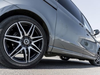 Mercedes-Benz V 300 d 4M Avantgarde Edition lang AMG Night AHK