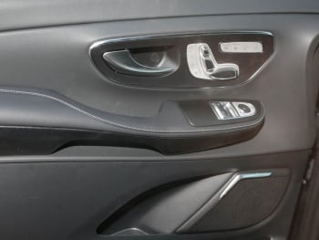 Mercedes-Benz V 300 d 4M AVANTGARDE lang AMG Night Panorama