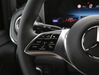 Mercedes-Benz V 300 d 4M AVANTGARDE lang AMG Night Panorama