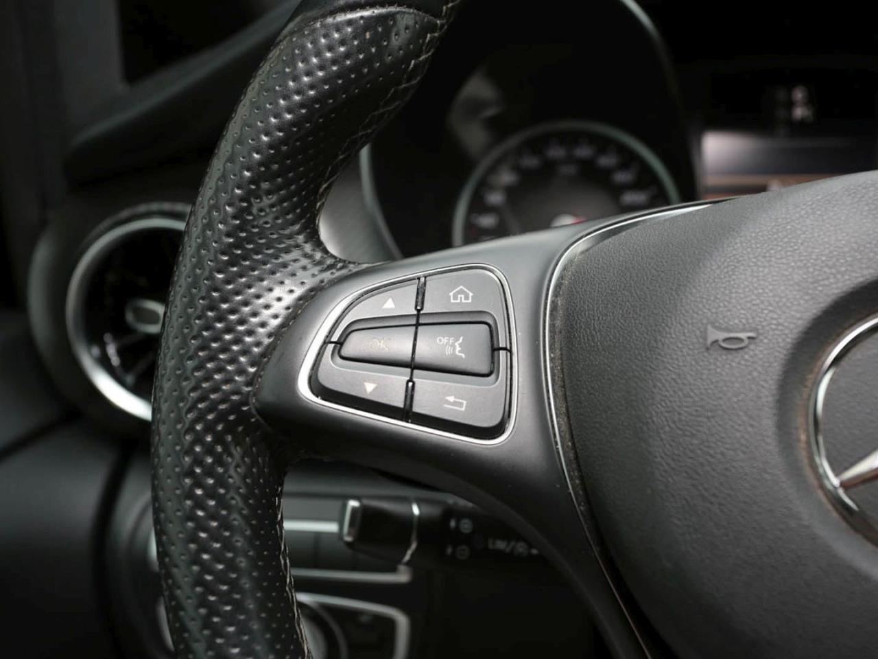 Mercedes-Benz V 300 d 4M EDITION Lang AMG Comand Kamera AHK