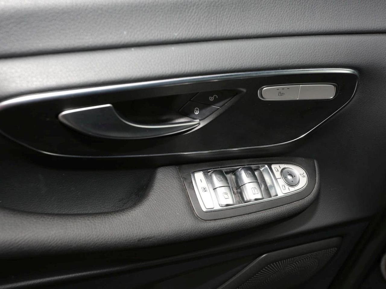 Mercedes-Benz V 300 d 4M EDITION Lang AMG Comand Kamera AHK