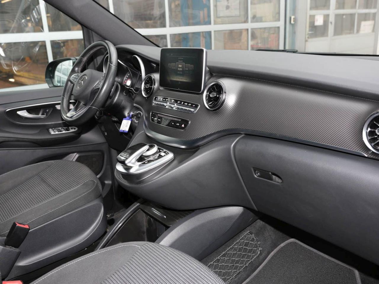 Mercedes-Benz V 300 d 4M EDITION Lang AMG Comand Kamera AHK