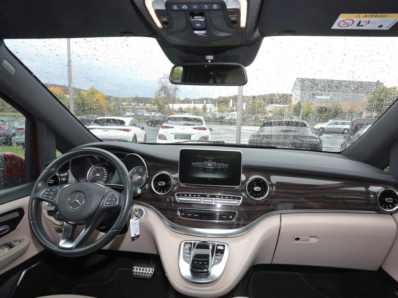 Mercedes-Benz V 300 d 4M lang Avantgarde Edition AHK Panorama Mercedes-Benz V 300 d 4M lang Avantgarde Edition AHK Panorama