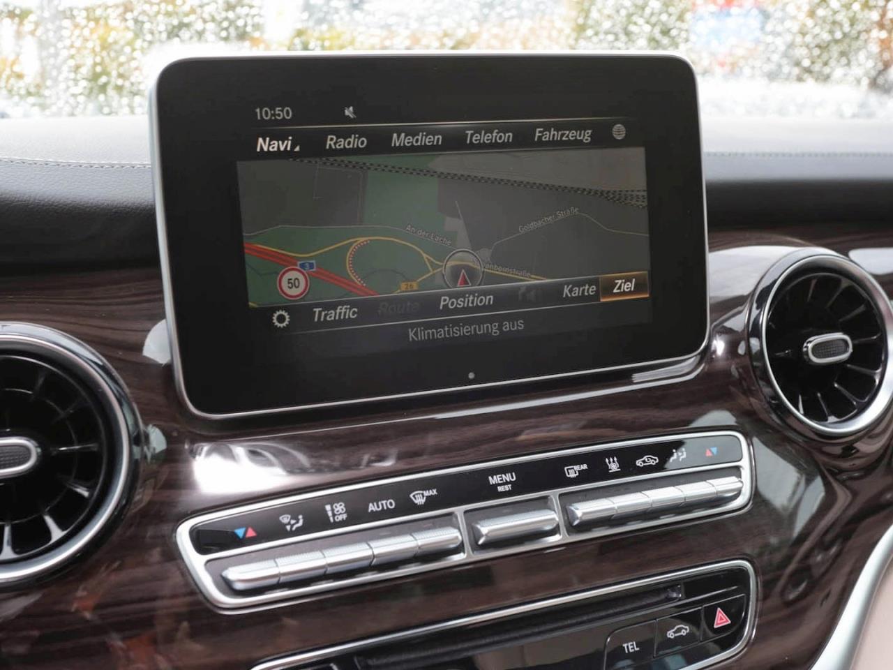 Mercedes-Benz V 300 d 4M lang Avantgarde Edition AHK Panorama