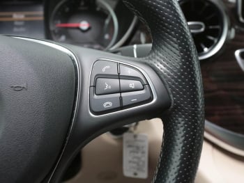 Mercedes-Benz V 300 d 4M lang Avantgarde Edition AHK Panorama Mercedes-Benz V 300 d 4M lang Avantgarde Edition AHK Panorama