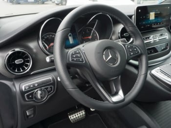 Mercedes-Benz V 300 d 4M lang Avantgarde Edition AMG Night Navi+ Distronic Pano 