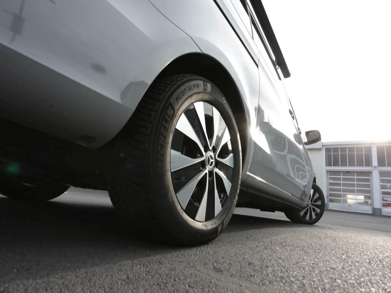 Mercedes-Benz V 300 d 4M Marco Polo Distronic Navi 360° AHK