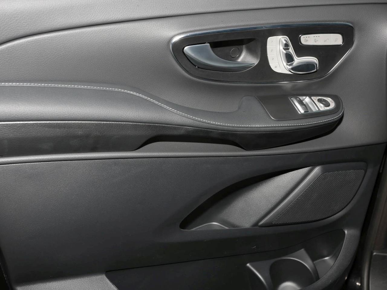 Mercedes-Benz V 300 d 4MATIC AVANTGARDE Kompakt AMG Night AHK