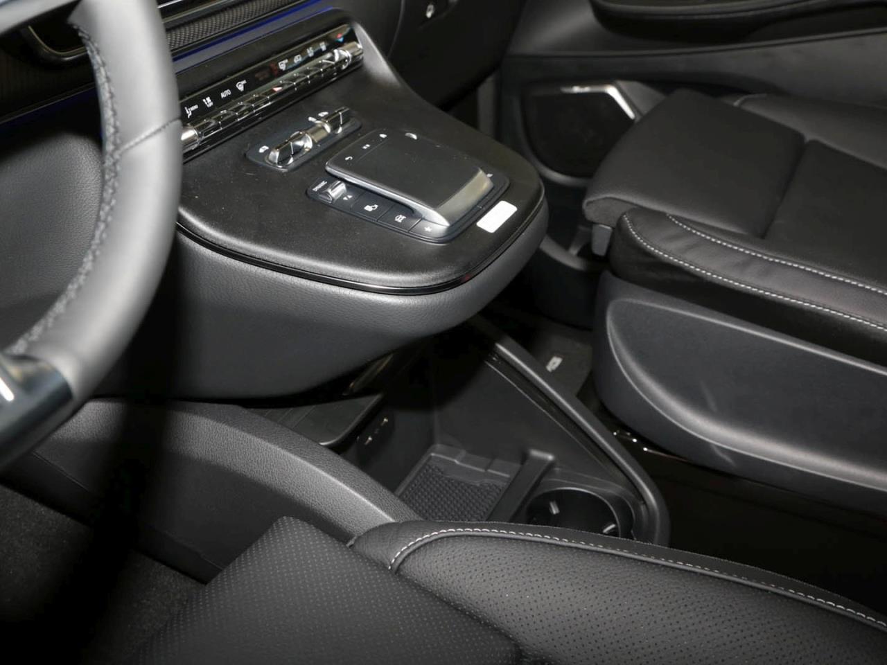 Mercedes-Benz V 300 d 4MATIC AVANTGARDE Lang Night Panorama