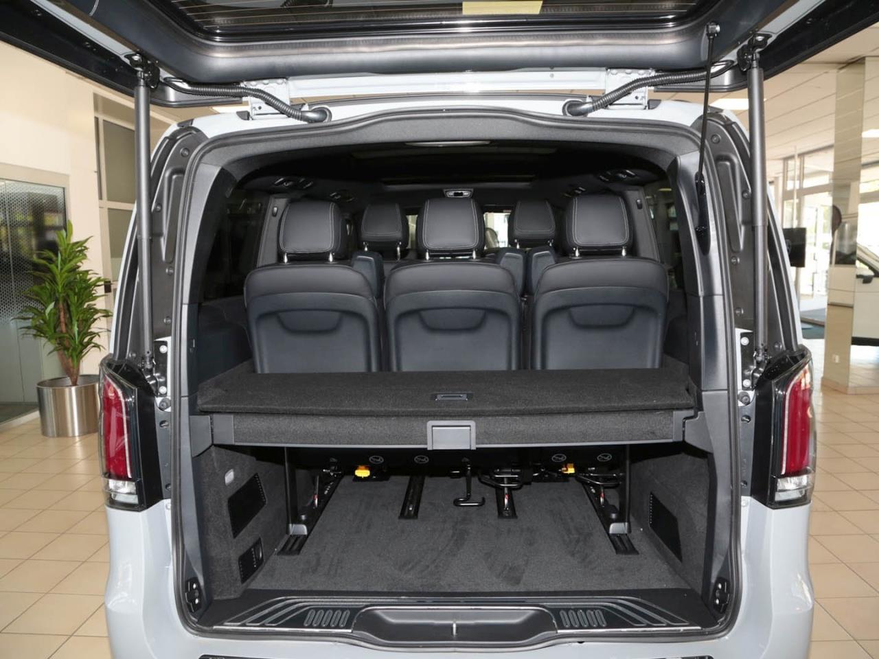 Mercedes-Benz V 300 d 4MATIC AVANTGARDE Lang AMG Night Panorama