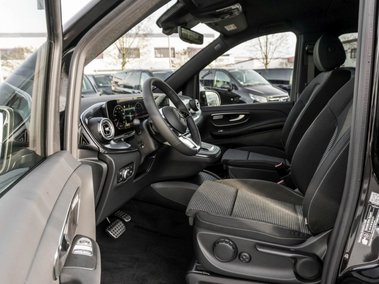 Mercedes-Benz V 300 d 4MATIC STYLE Lang Panorama Distronic AHK