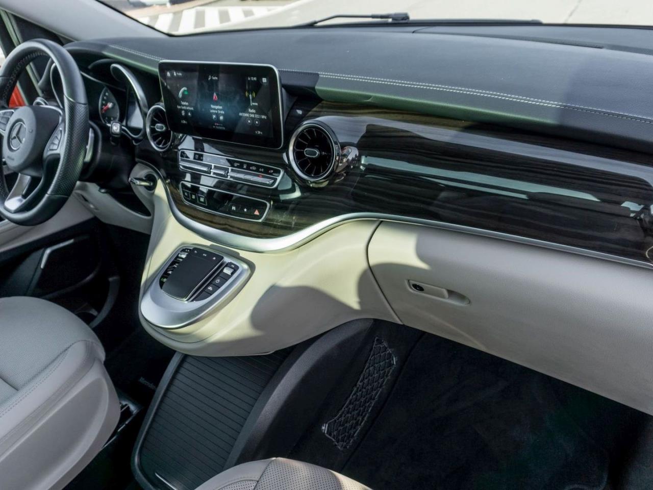 Mercedes-Benz V 300 d Avantgarde Edition Lang Distronic 360 AHK