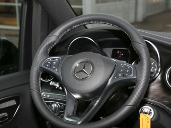 Mercedes-Benz V 300 d AVANTGARDE EDITION lang AMG Night MBUX