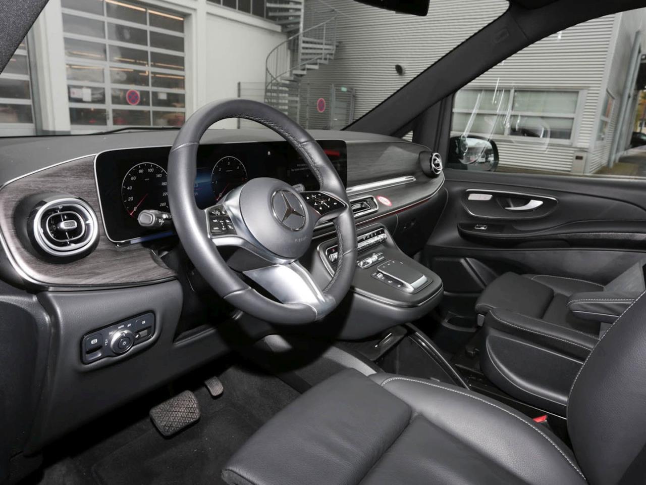 Mercedes-Benz V 300 d AVANTGARDE Extralang Standhzg Distronic Mercedes-Benz V 300 d AVANTGARDE Extralang Standhzg Distronic