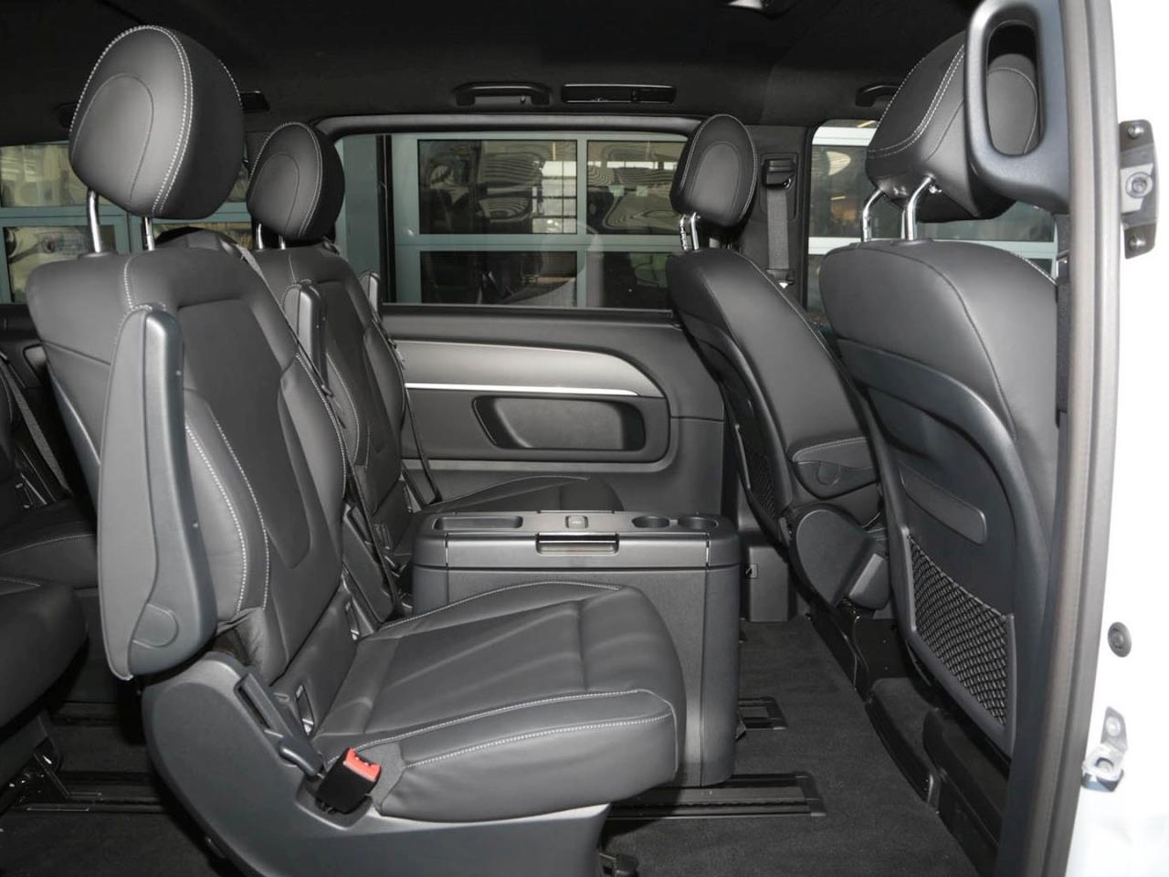 Mercedes-Benz V 300 d AVANTGARDE Lang AMG Night Distronic 360° Mercedes-Benz V 300 d AVANTGARDE Lang AMG Night Distronic 360°