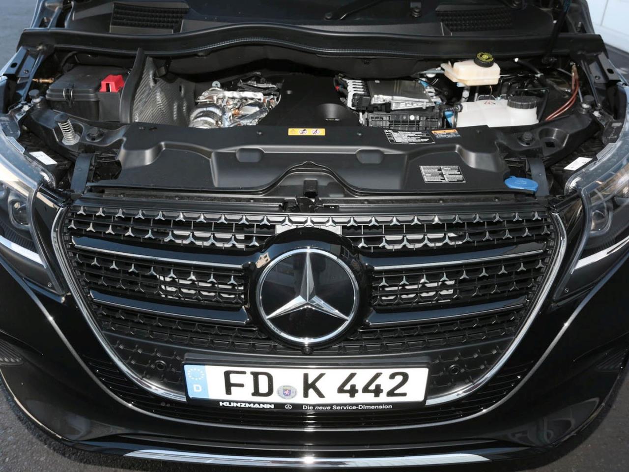 Mercedes-Benz V 300 d AVANTGARDE Lang MBUX Distronic Burmester
