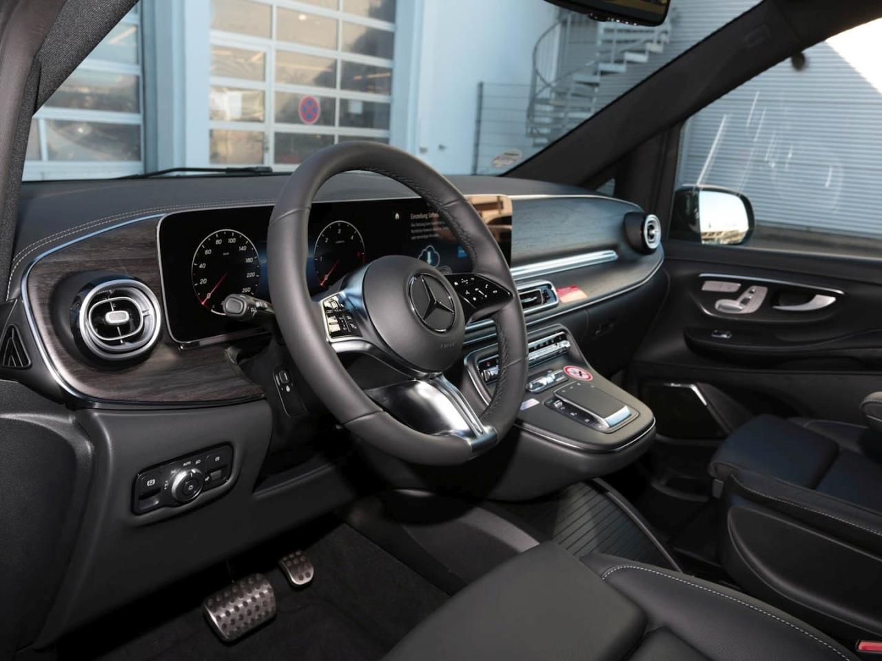 Mercedes-Benz V 300 d AVANTGARDE Lang MBUX Distronic Burmester