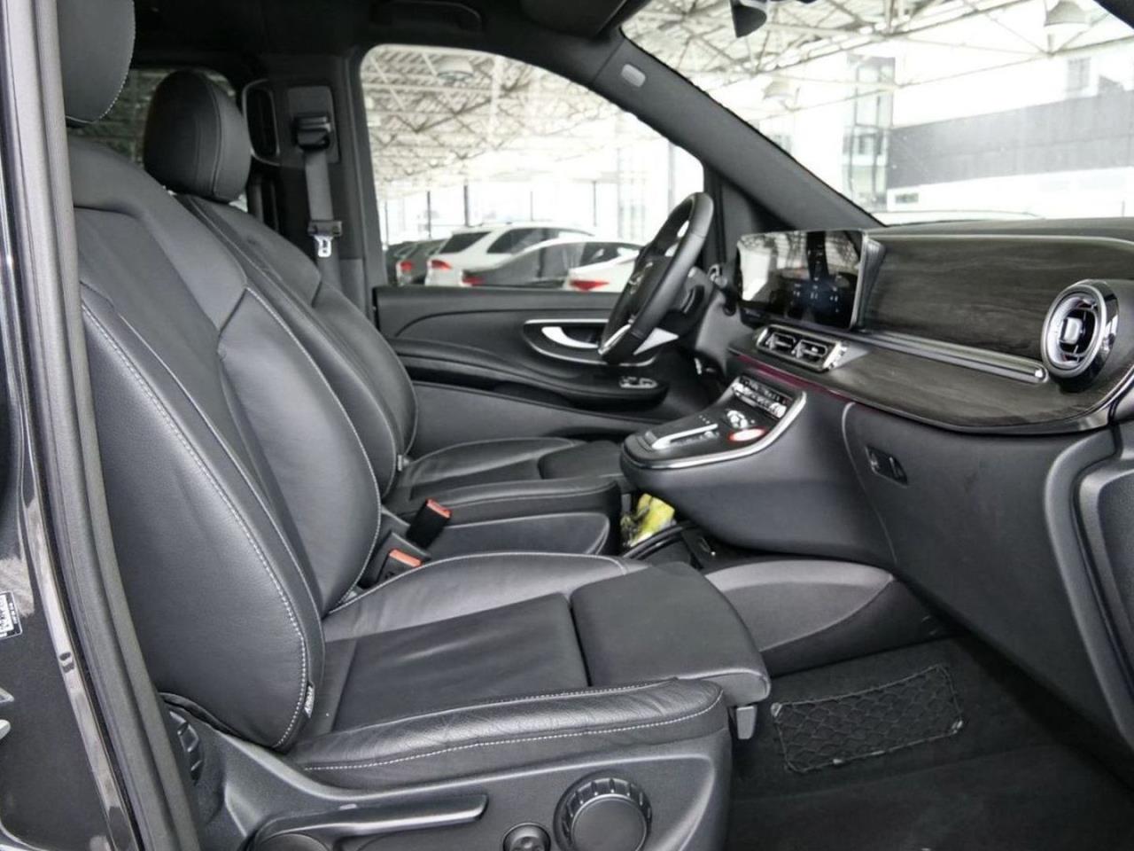 Mercedes-Benz V 300 d AVANTGARDE Lang Navi Distronic AHK